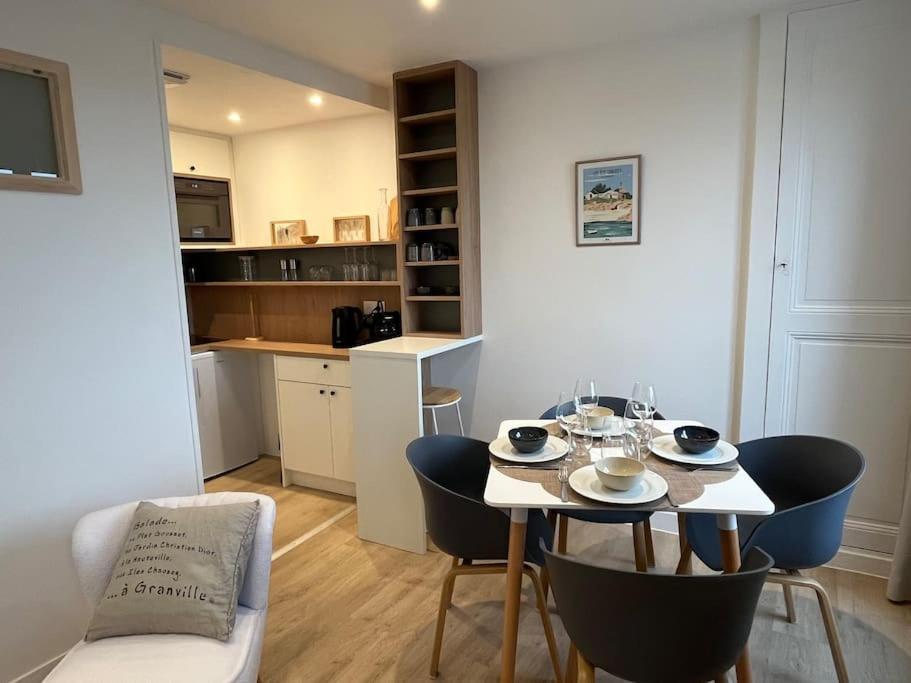 Appartamento Le Bellevue Granville Esterno foto